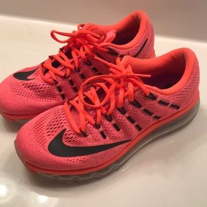 *Like new* Nike Airmax 2016 tennis shoes